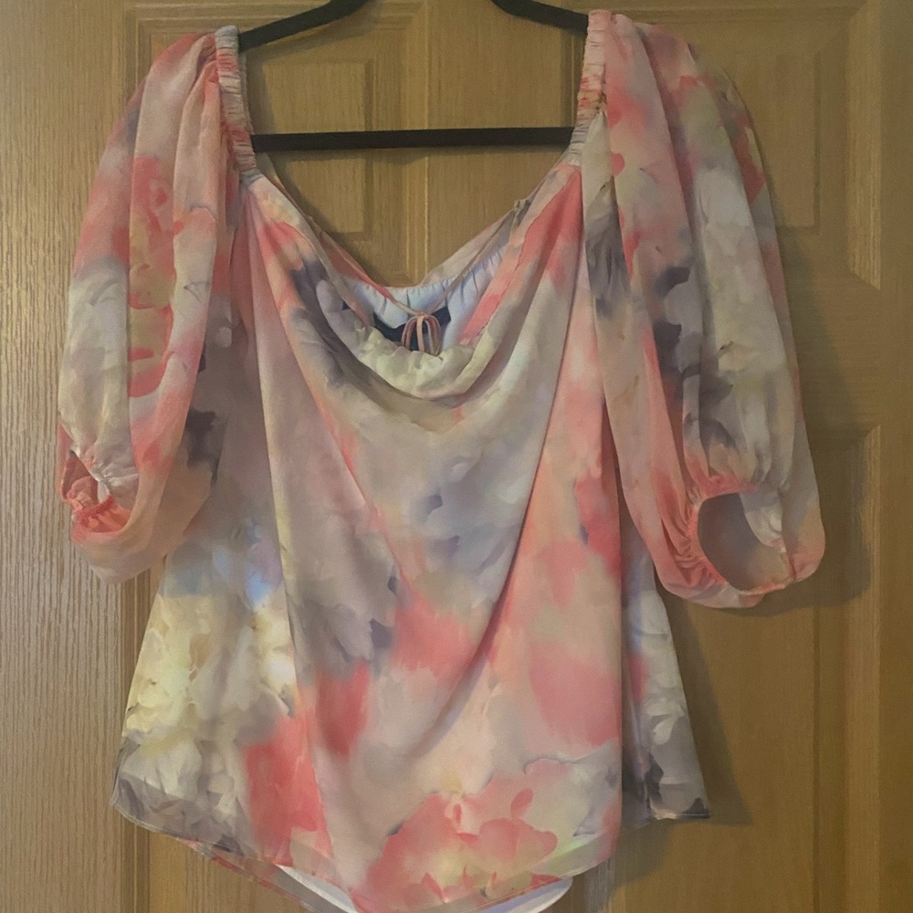 White House Black Market floral small